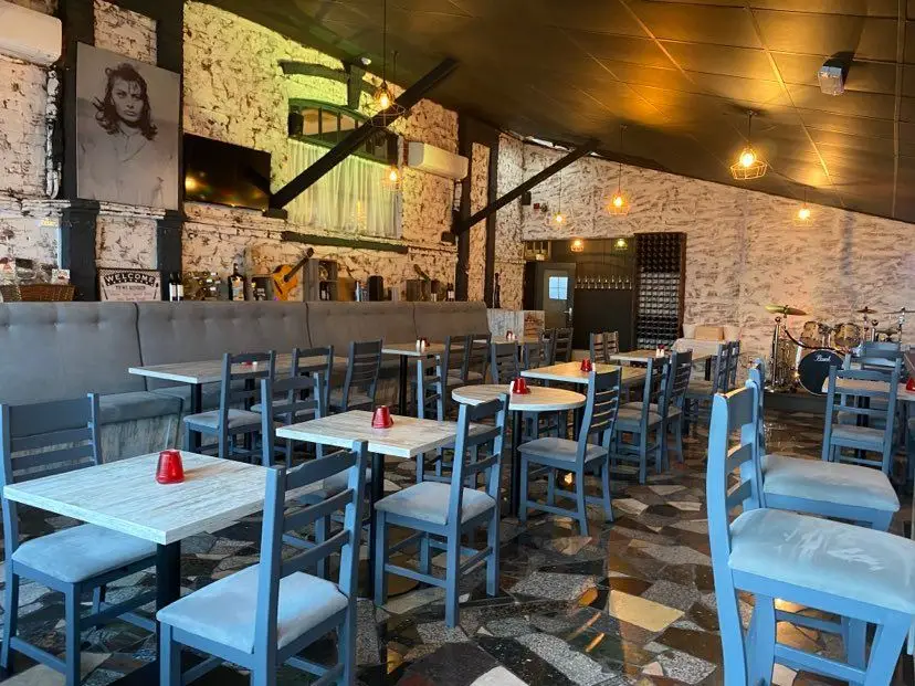 Enzee Brockenhurst Ristorante & Pizzeria restaurant in Brockenhurst