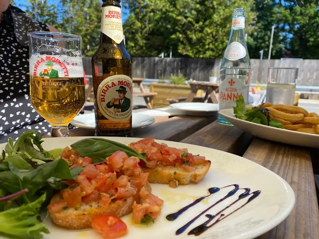 Enzee Brockenhurst Ristorante & Pizzeria_Brockenhurst_slider_image_2