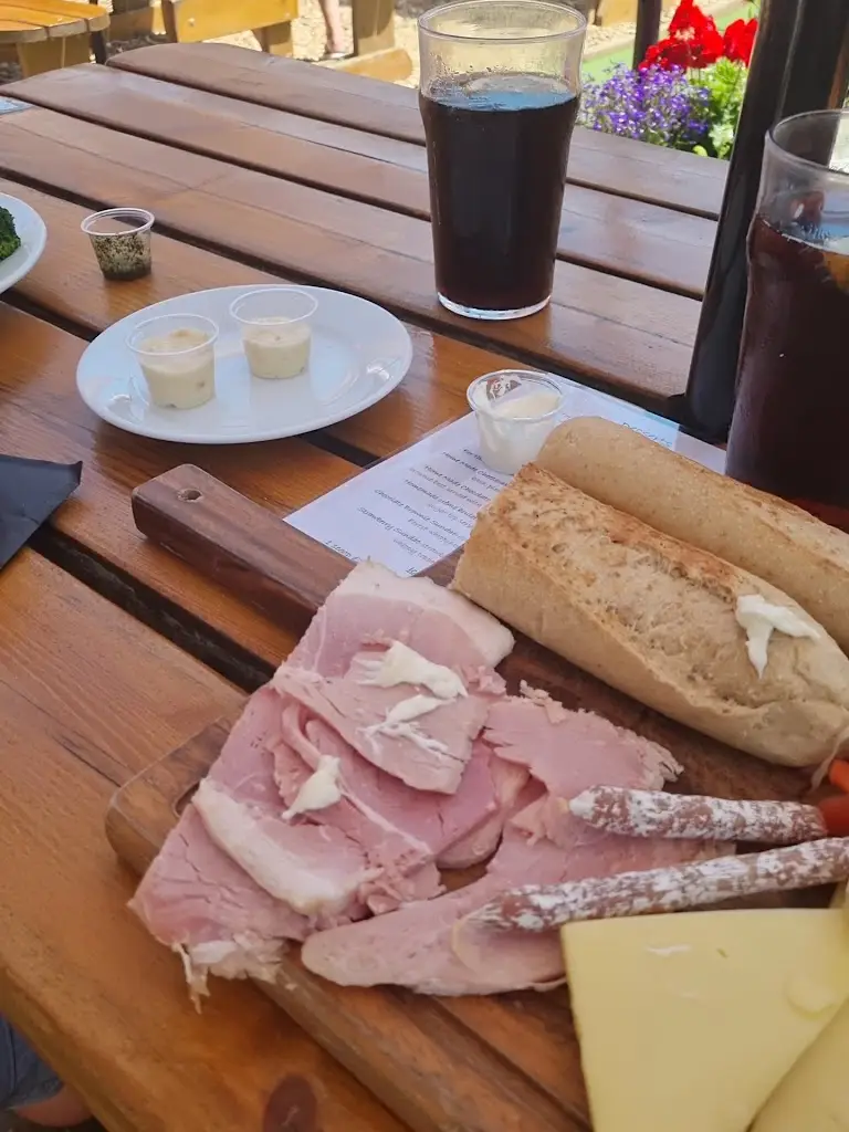 Foresters Arms_Brockenhurst_slider_image_2