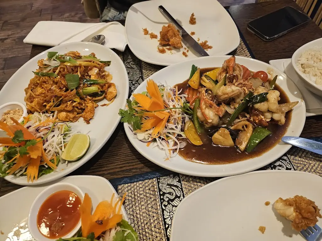 Paul Anthoni_Britannia Thai_Brockenhurst_review