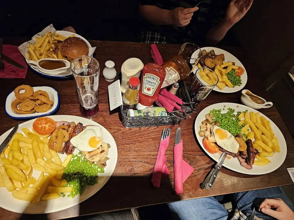 Sym Tomlinson_Red Hawk_Brough_review