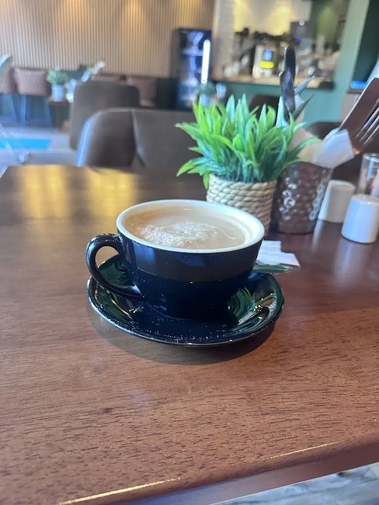 Brew and Banter_Brough_slider_image_3