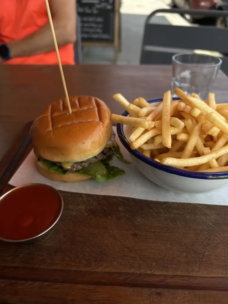 Ellary's_Brockley_slider_image_3