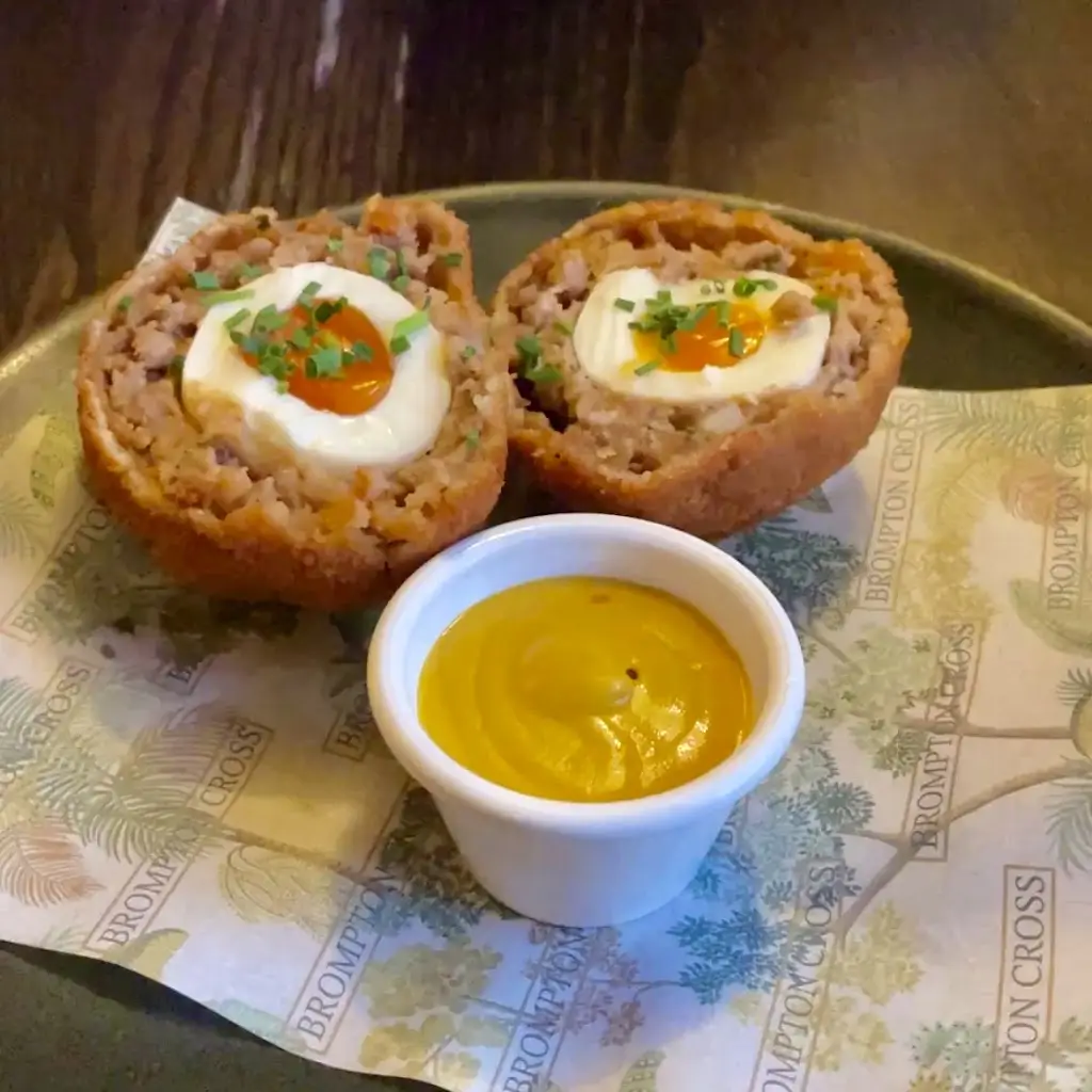 Hugo Serus-Deloffre_The Brompton Cross_Brompton_review