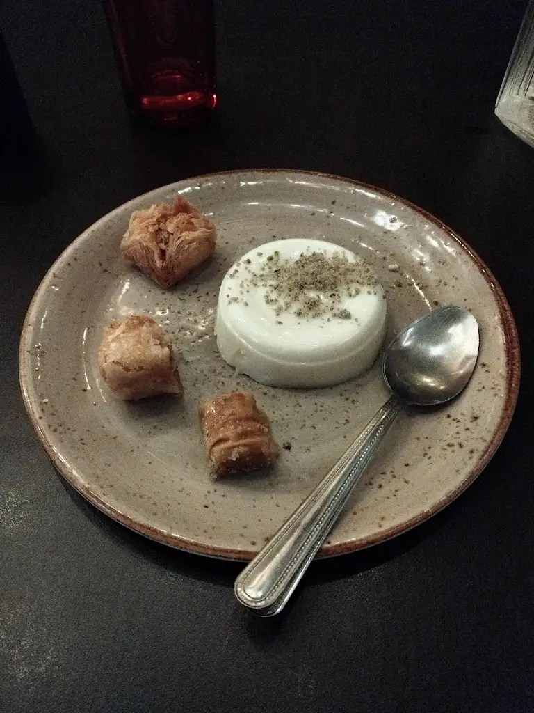 Helen_Faraya Restaurant_Brompton_review