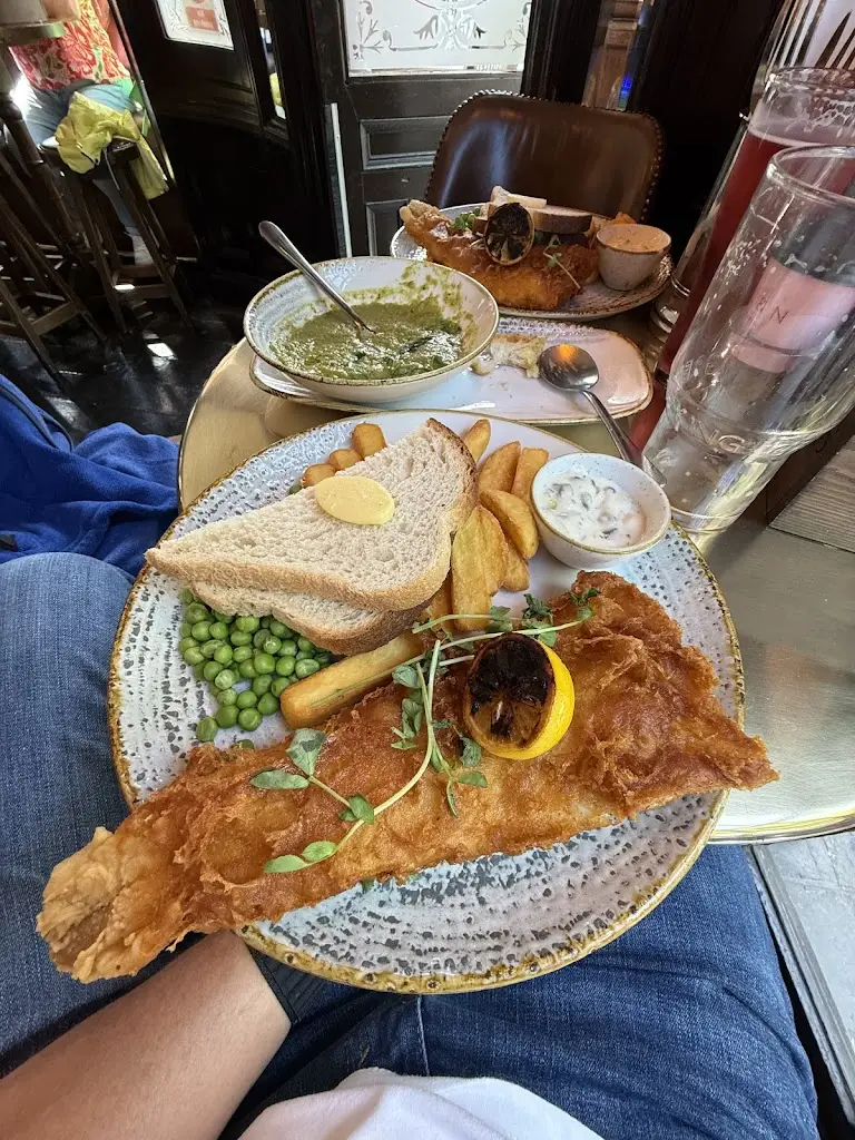 Raymarie Rodriguez_The Bunch Of Grapes_Brompton_review