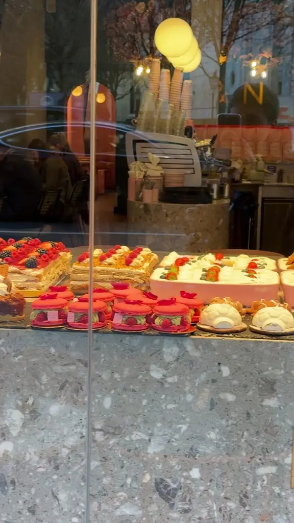 Eat Lebö _Brompton_slider_image_2