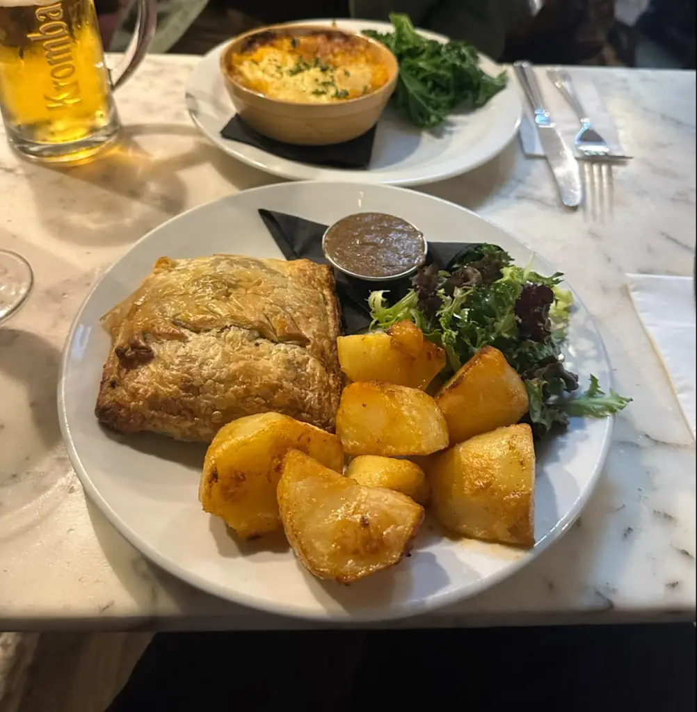 Ting-Yu TU_Troubadour_Brompton_review