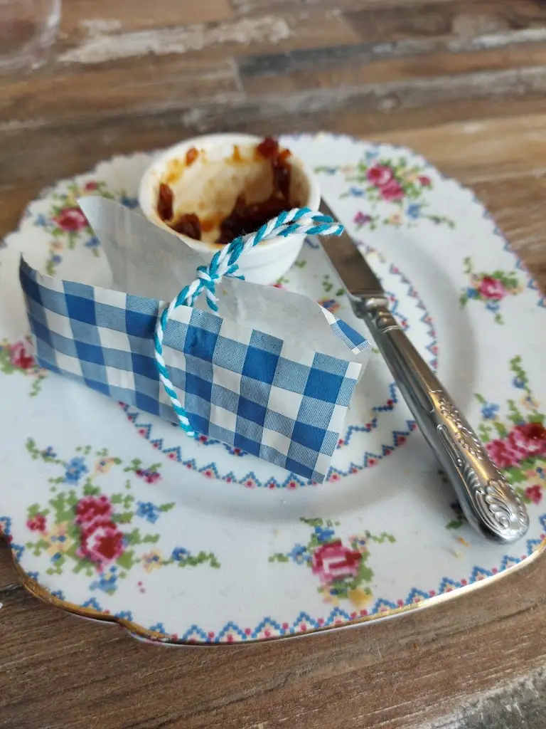 Menu_Singing Kettle_Buckfastleigh_image_7