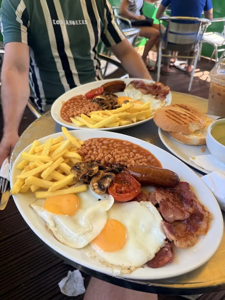 The Old Mill Retreat Cafe_Broxbourne_slider_image_2