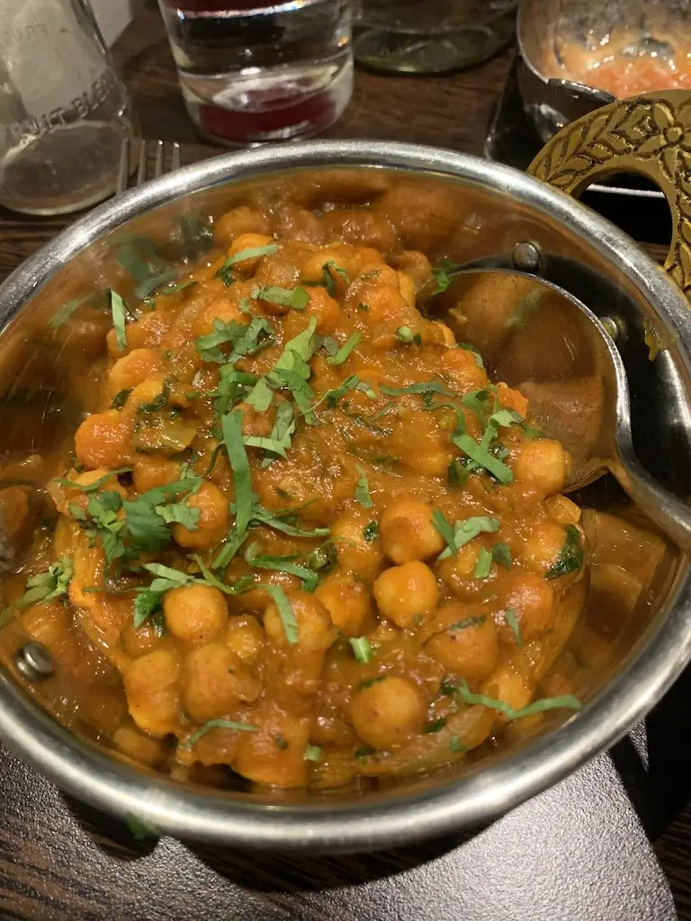 Amy Ursell_Mangos_Broxbourne_review