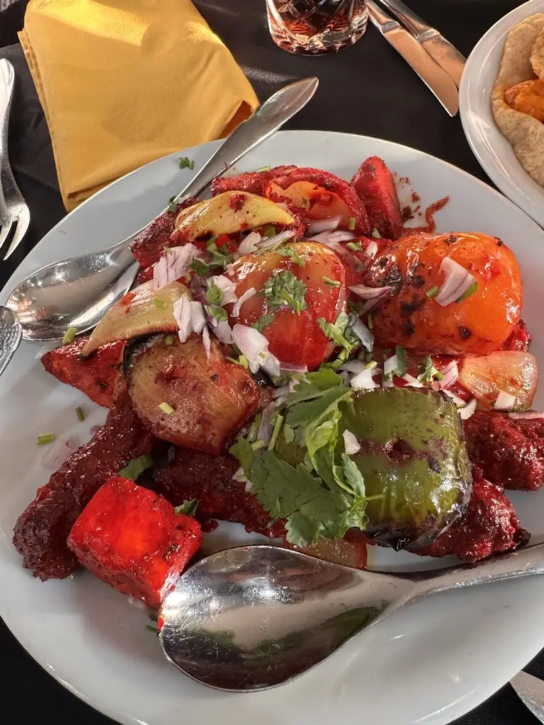 Nezamul Hoque_Sunargow Tandoori_Broughton Astley_review