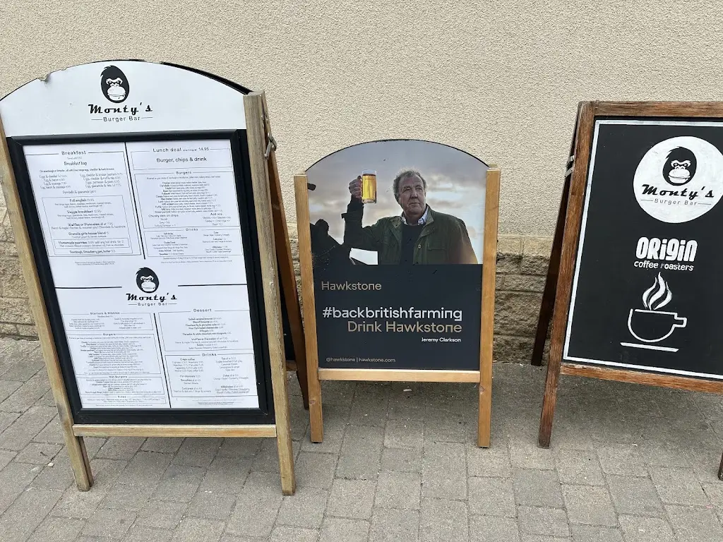 Darren A. Smith_Monty's burger bar_Ambrosden_review