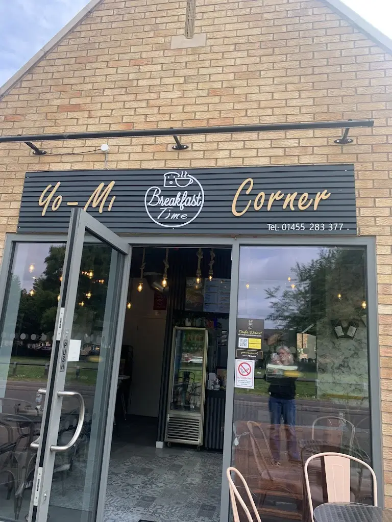 Man’s Best Friend_Yo-Mi Corner Cafè_Broughton Astley_review