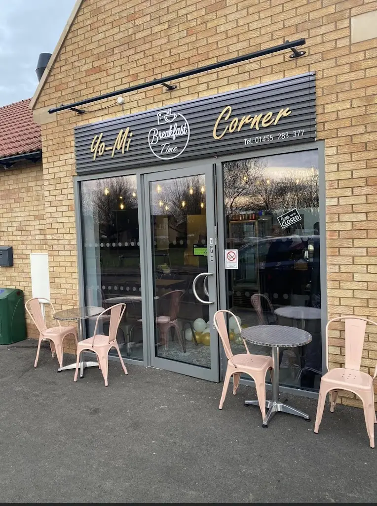 Yo-Mi Corner Cafè_Broughton Astley_slider_image_3