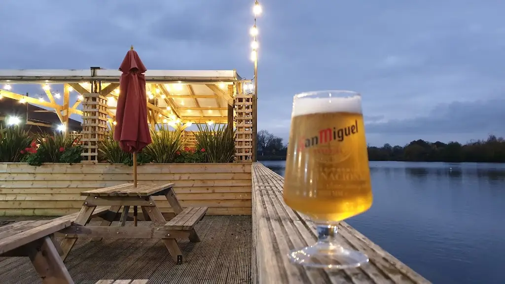 @Stanton Lakes_Broughton Astley_slider_image_2