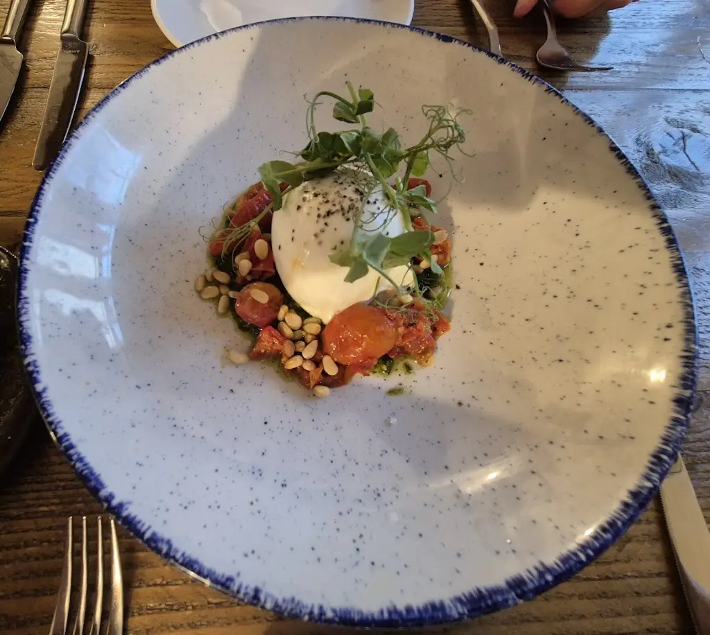 The Crab and Cow_Broughton Astley_slider_image_3