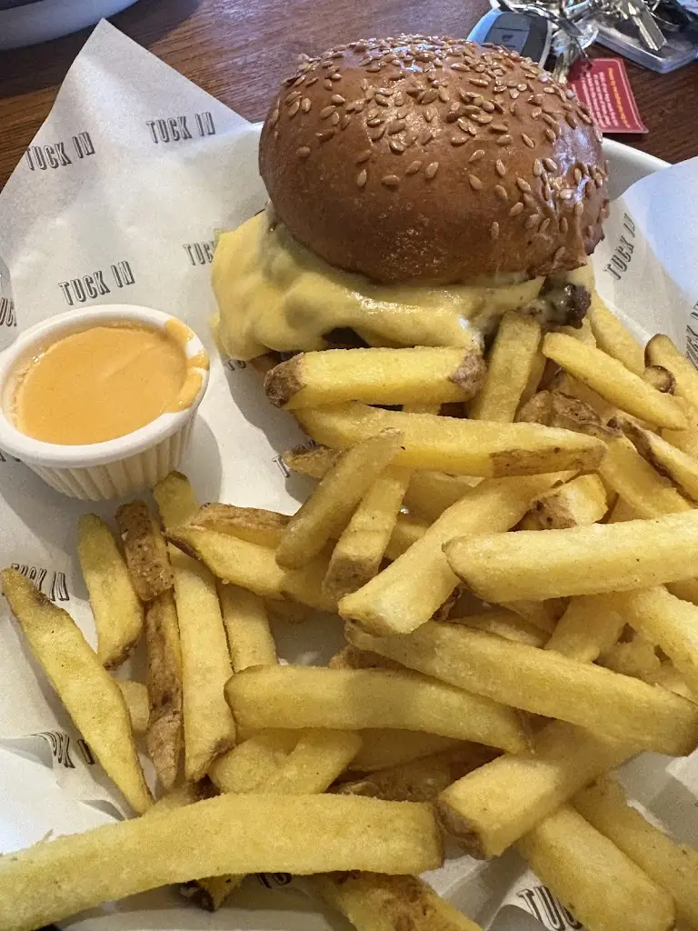 Danielle Bailey_Crown_Brownhills_review