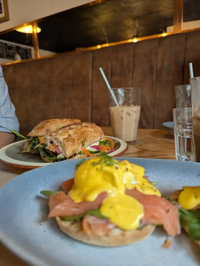 Tiberiu Alexandru_CIGNO - Coffee Shop & Kitchen_Brownhills_review