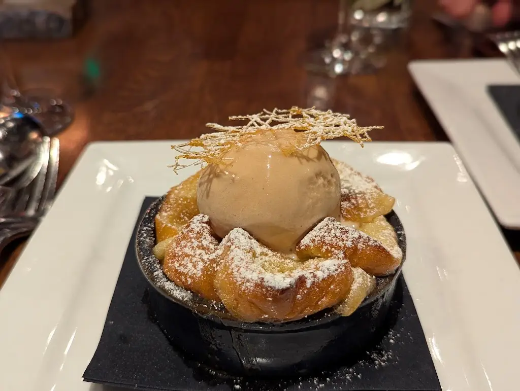 ROLLO_Broughton_slider_image_3