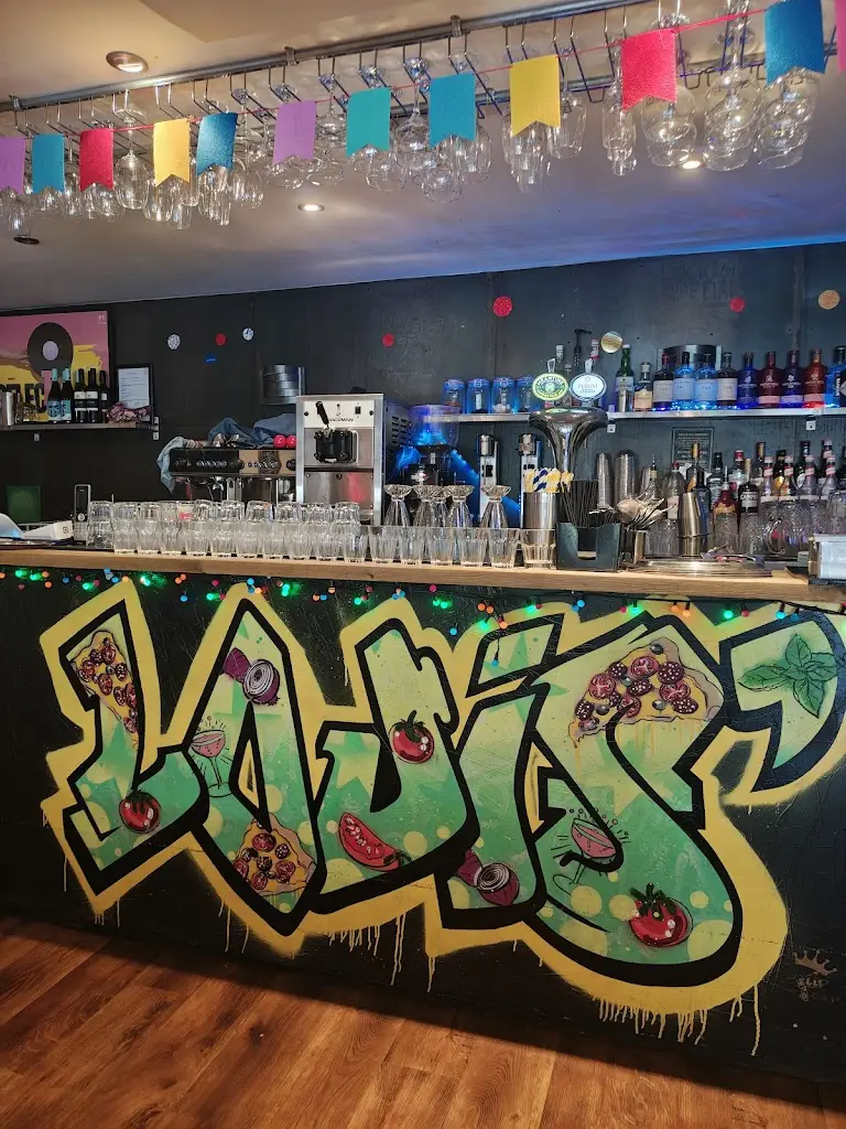 sarah price_Louis'_Buckingham_review