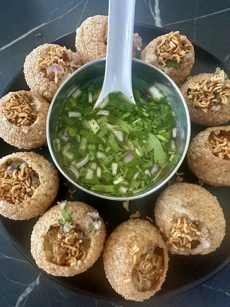 Meghan-Taylor Corney_SOLTI'S KITCHEN_Bulford_review