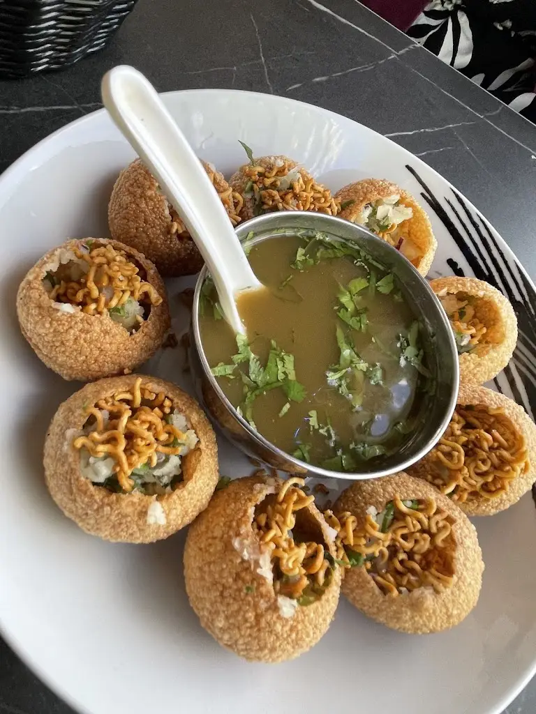 SOLTI'S KITCHEN_Bulford_slider_image_3