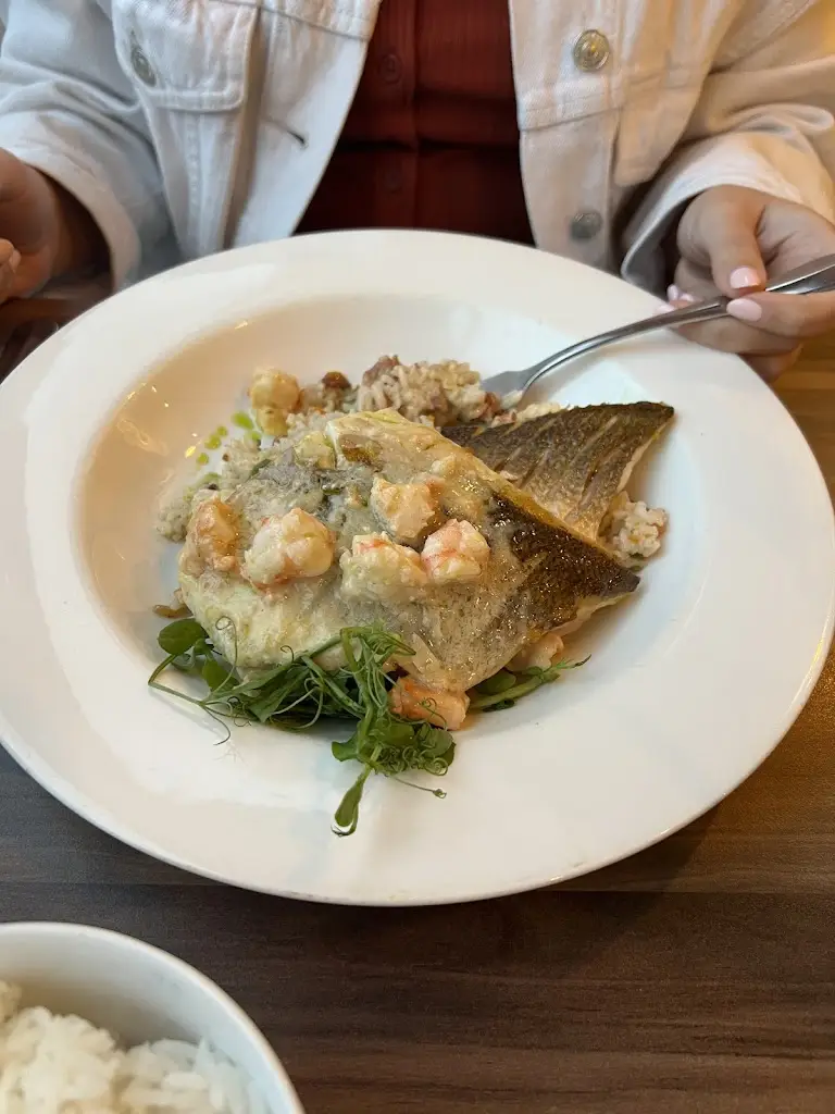 Helder Ribeiro_Suree's Kitchen_Broseley_review