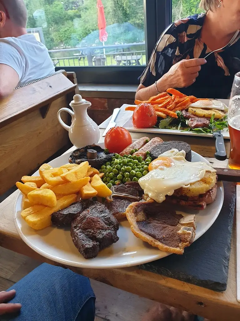 Menu_The Half Moon Inn_Broseley_image_9