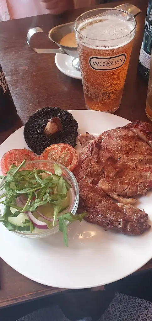 Alan Murphy_Foxy's Steak Bar_Bromyard_review
