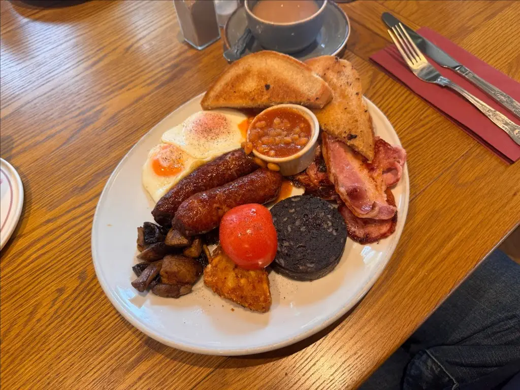 Alkiviadis Polychroniadis_The Fisherman Arms at Docklow Pools_Bromyard_review