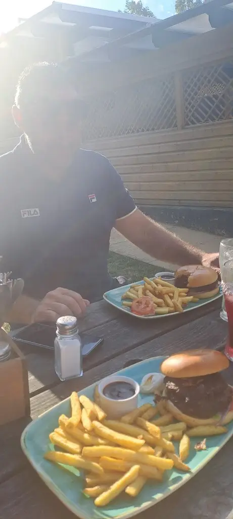 Marie Baker_Monkhams_Buckhurst Hill_review