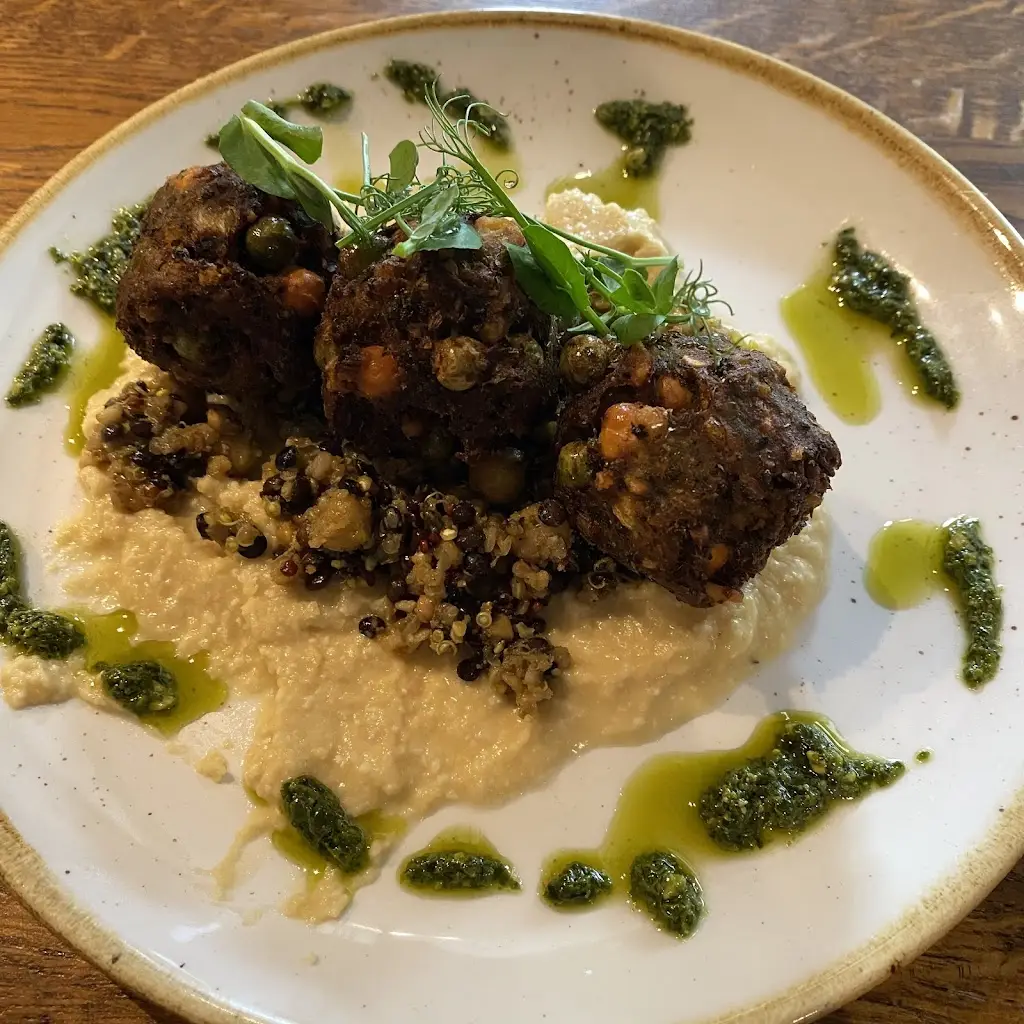 Derek Reedman_The Poplar Farm_Anna Valley_review