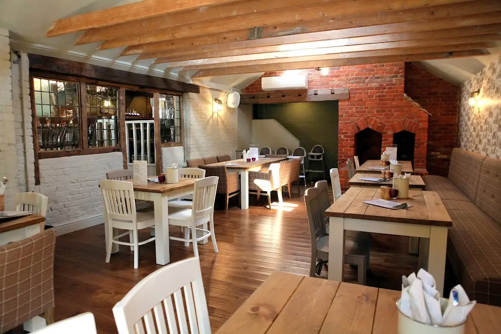 The Three Colts_Buckhurst Hill_slider_image_1