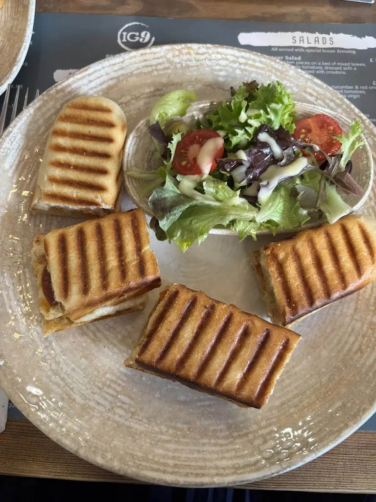 IG9 Brunch & Cafe_Buckhurst Hill_slider_image_3