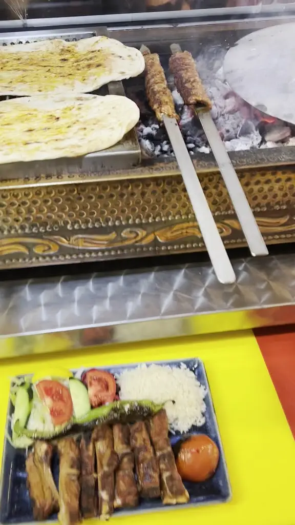 Huseyin Besguller_aYaz Grill_Buckhurst Hill_review