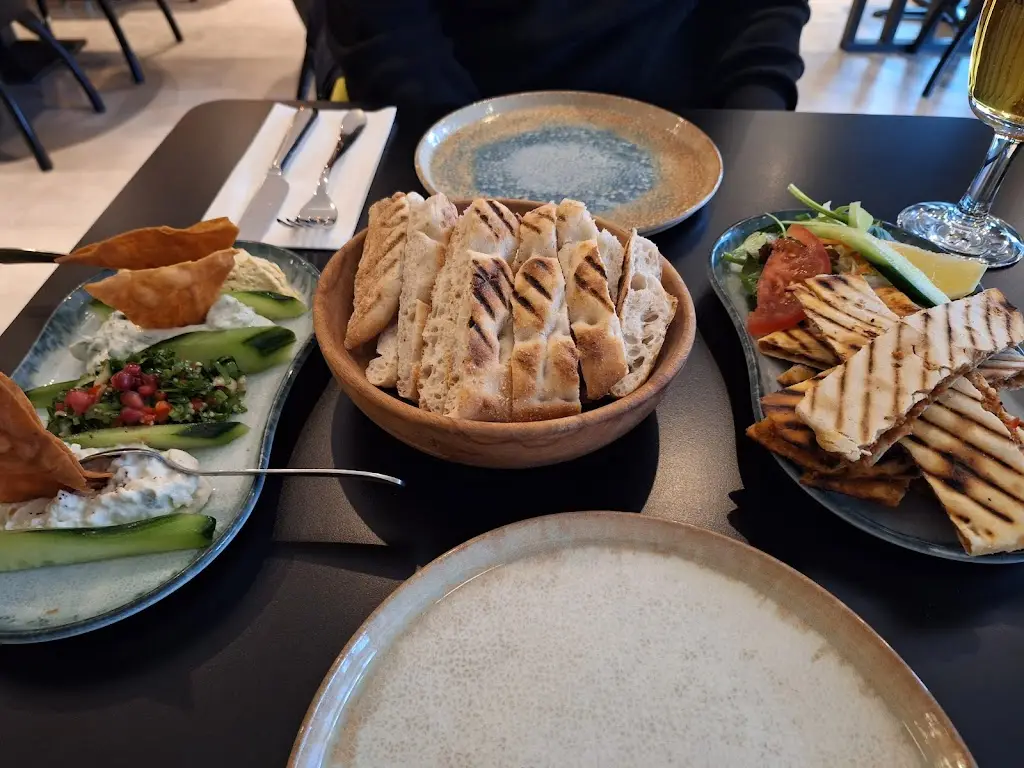 Lauren Riniker_The Broadway Meze Restaurant_Buckhurst Hill_review