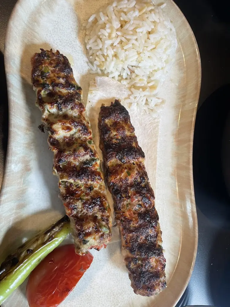 The Broadway Meze Restaurant_Buckhurst Hill_slider_image_3