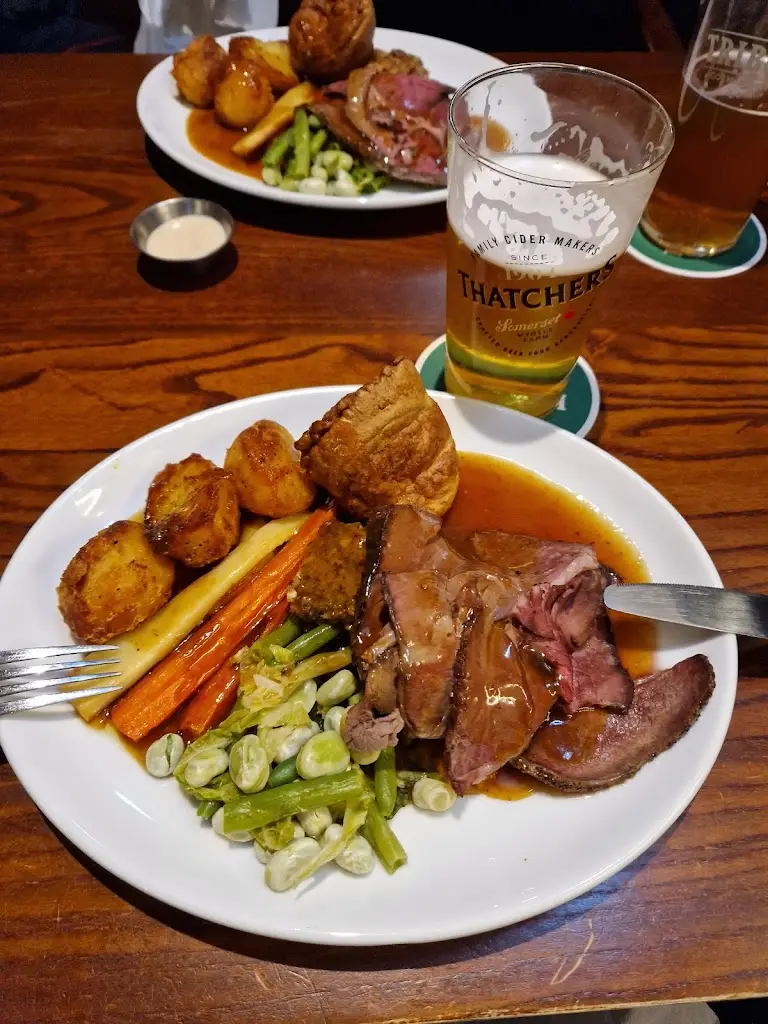 Emma Crawley_The Feathers_Budleigh Salterton_review