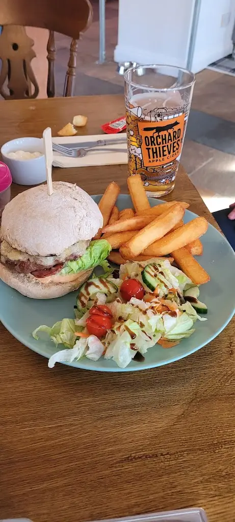 Alan Edwards_The Salterton Arms_Budleigh Salterton_review
