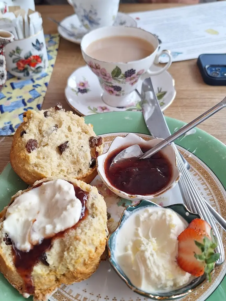 The Cosy Teapot_Budleigh Salterton_slider_image_2