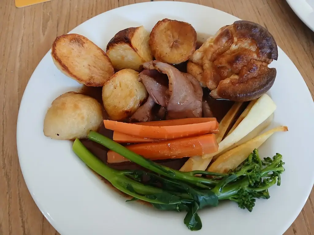 Philip Waite_The Dog and Donkey_Budleigh Salterton_review