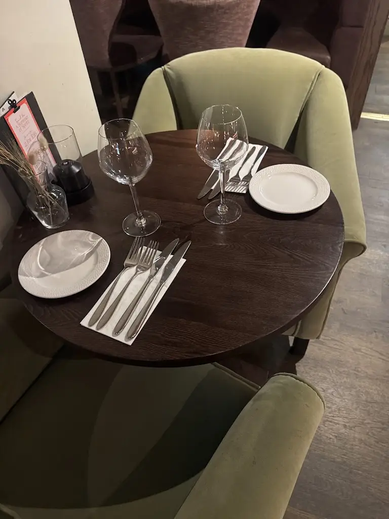 Damian aka Evo._Cromwell Cottage Northampton_Bugbrooke_review