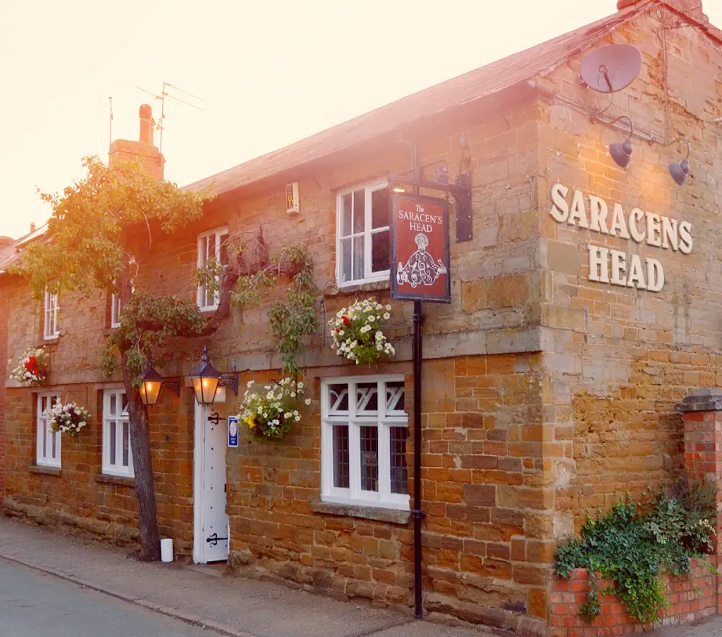 The Saracen's Head_Bugbrooke_slider_image_1