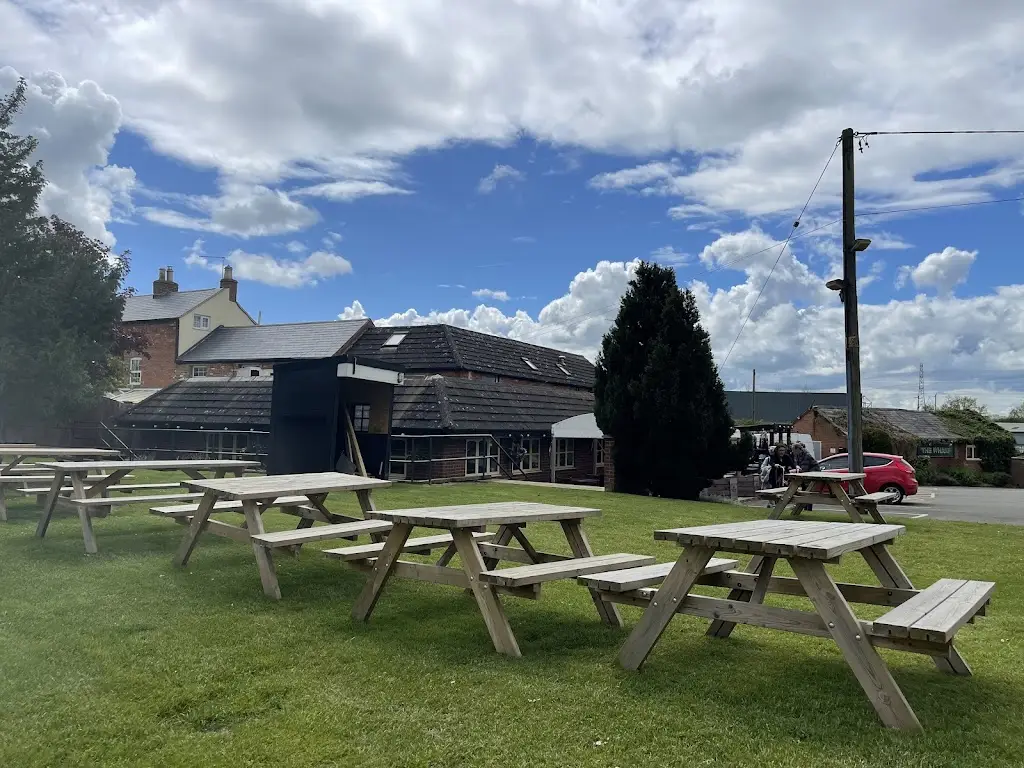 Rooby Karah “Roo & The Budz” Eames_The Wharf_Bugbrooke_review