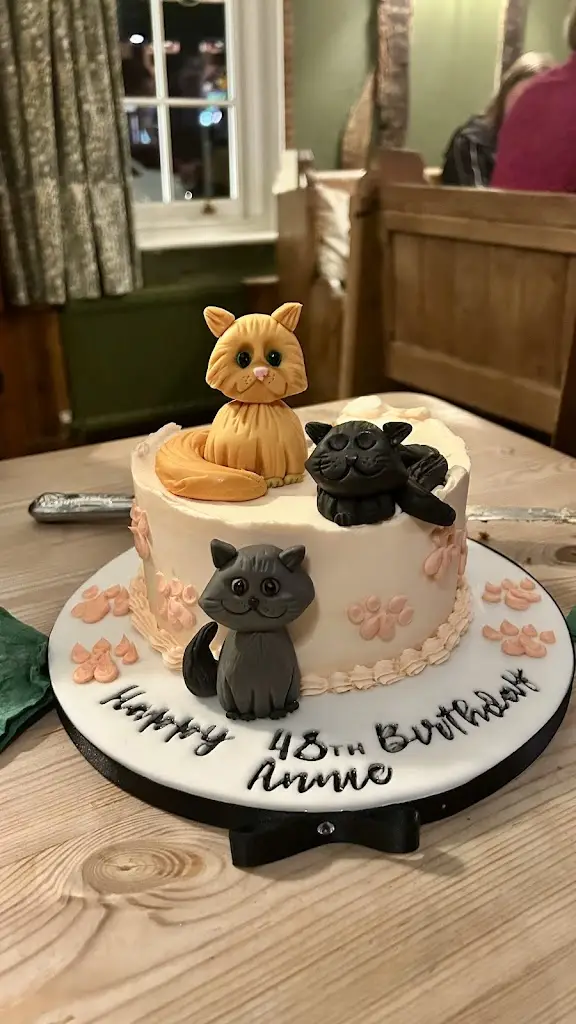 Jeremy Clay_The Sword Inn Hand_Buntingford_review