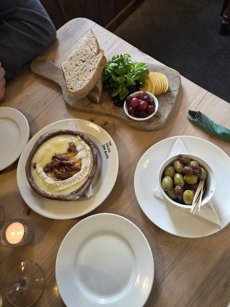 Justyna Gawron_The Sword Inn Hand_Buntingford_review