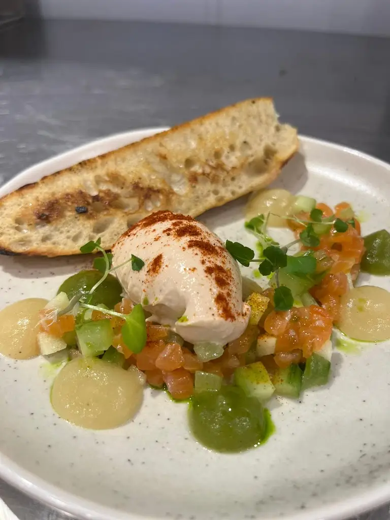 dill_Alton_slider_image_3