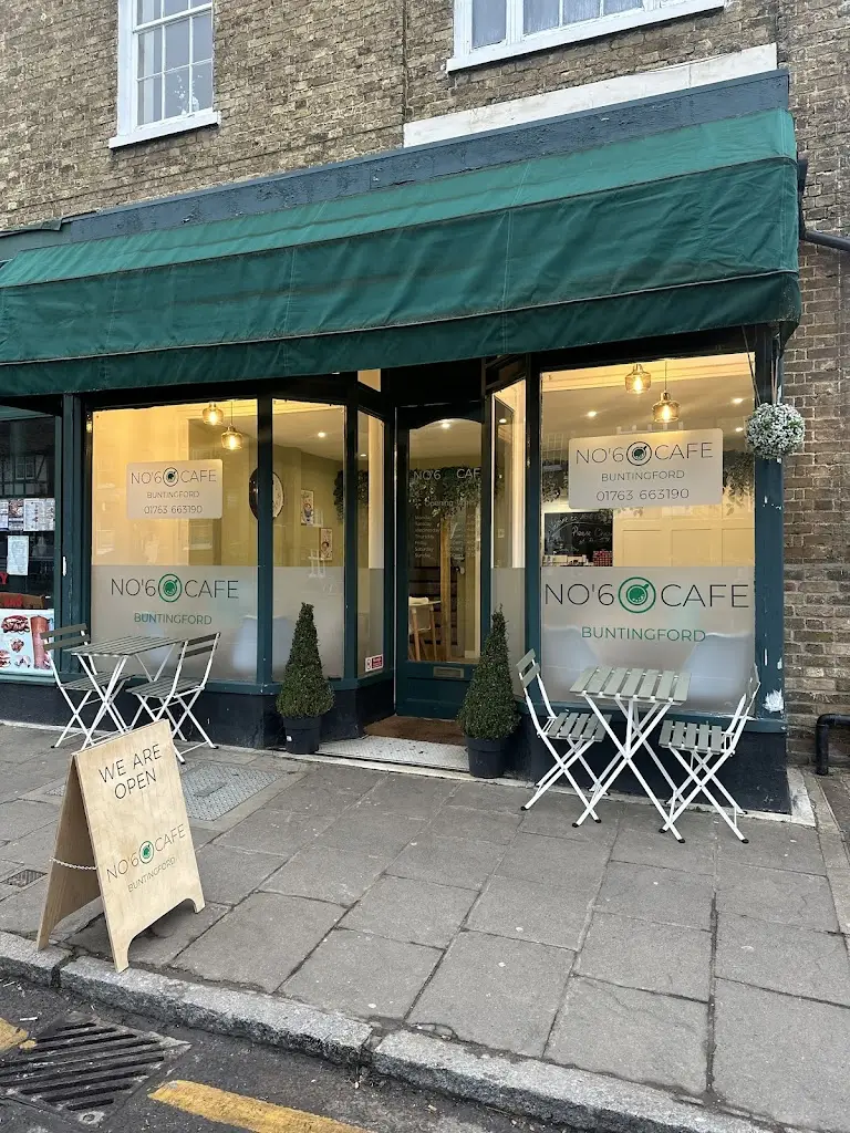 No’ 6 cafe restaurant in Buntingford