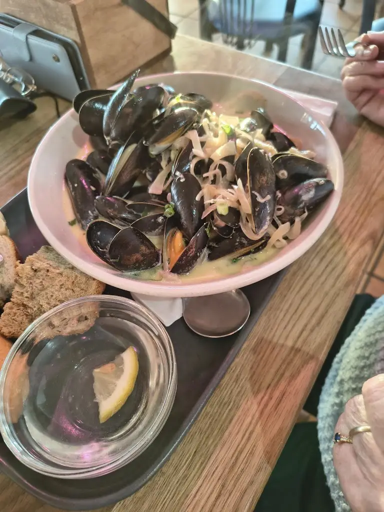 Kevin Wilkinson_Life's A Beach_Bude_review